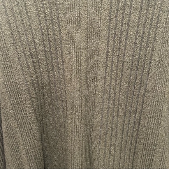 SHEIN Dark Green Ribbed Sweater - Picture 2 of 4